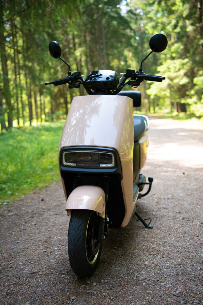 Elektrinis motoroleris EC02 - Image 10