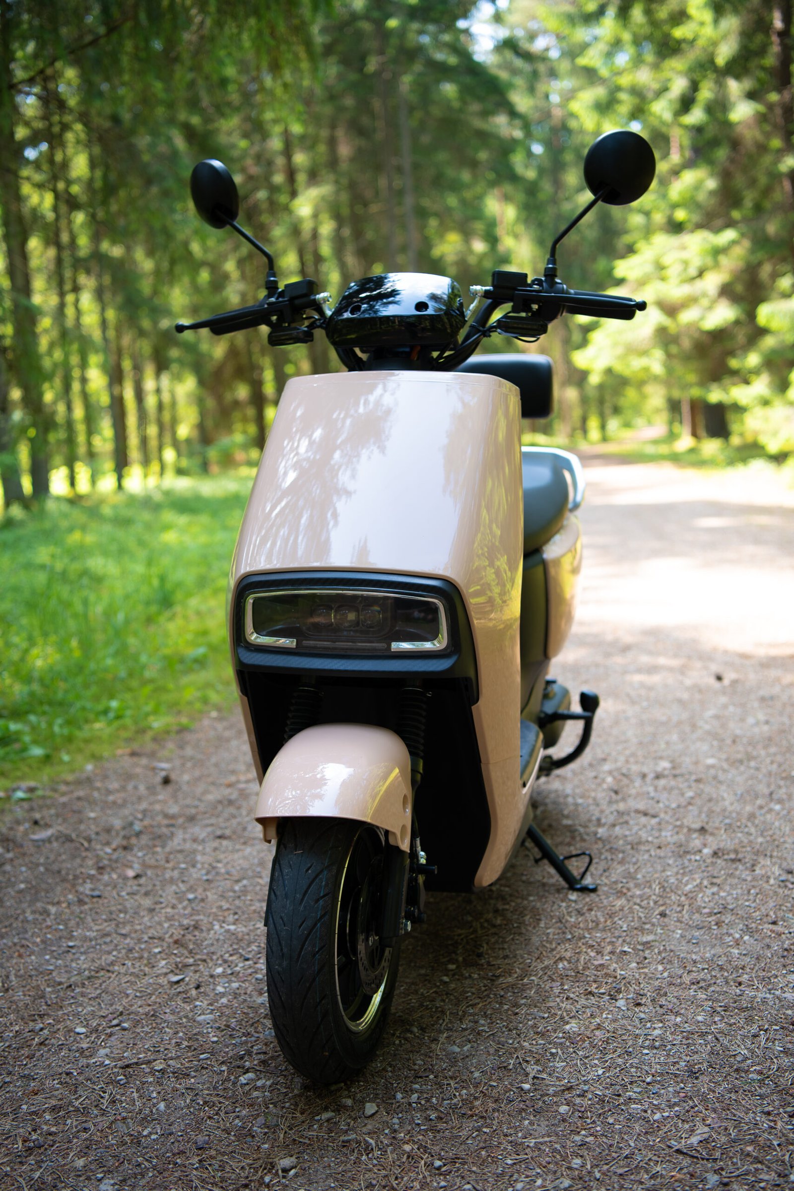 Elektrinis motoroleris EC02 - Image 10