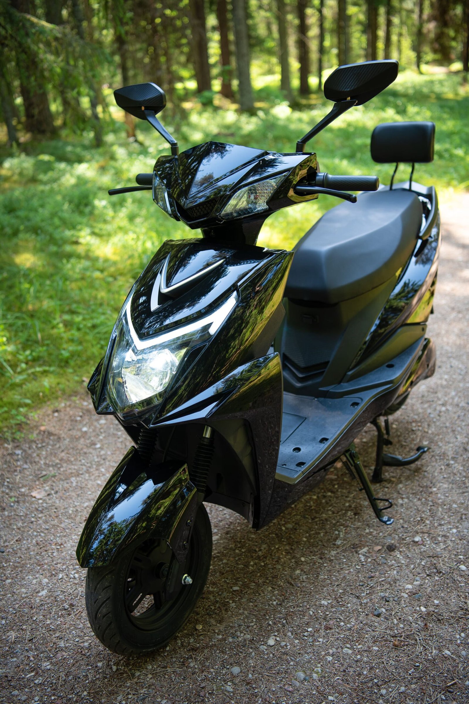 Elektrinis motoroleris EC-01